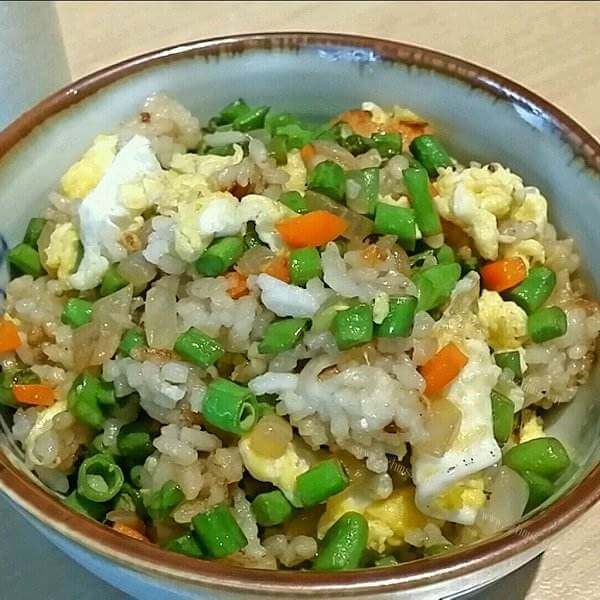 家常洋葱木耳鸡蛋炒饭