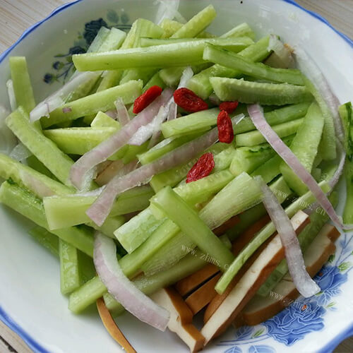 好吃的凉拌黄瓜洋葱