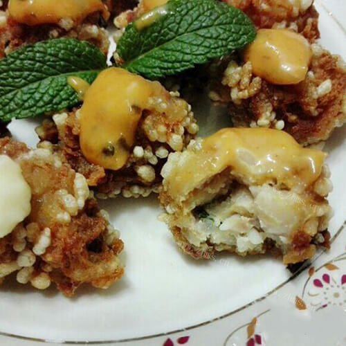 简单的黄金灿灿米饭肉球球