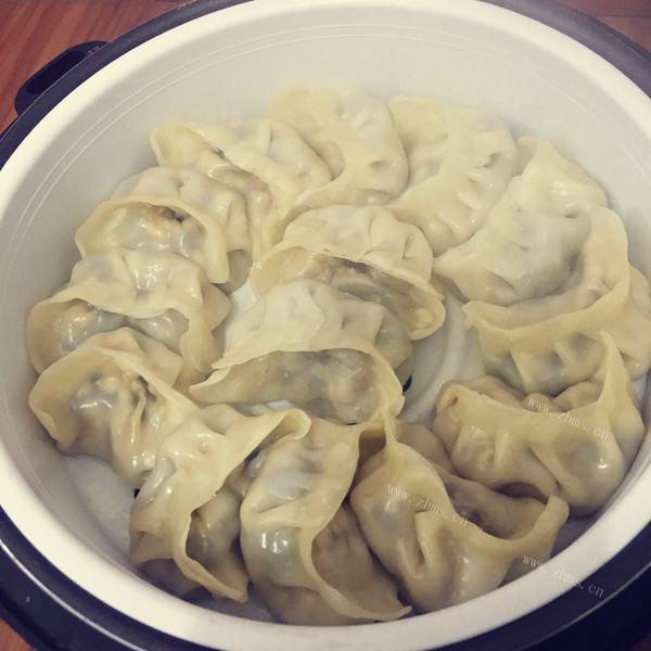 美味的鸡蛋木耳饺子