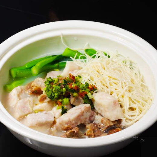 成鱼煮面线