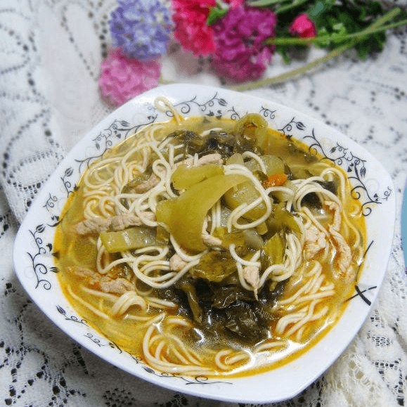 下饭的酸菜肉丝面