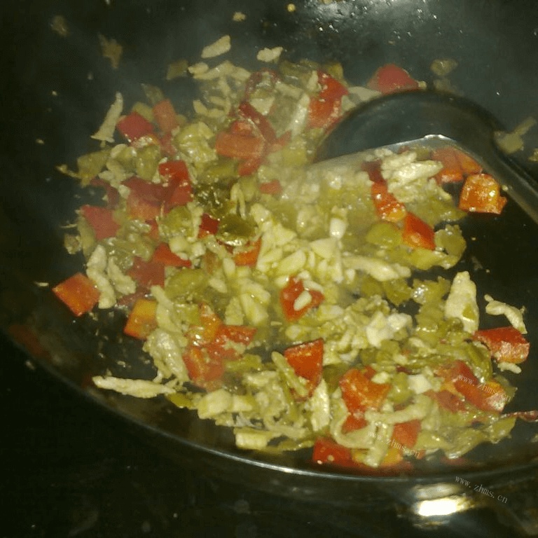 开胃的酸菜肉丝面做法图解6)