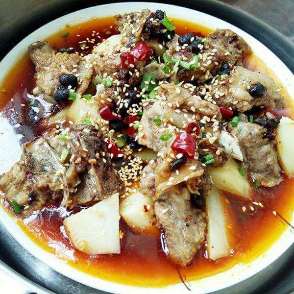 简单版豉汁排骨蒸芋头