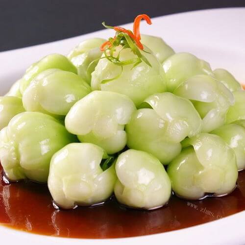 健康的油淋翡翠菜芯