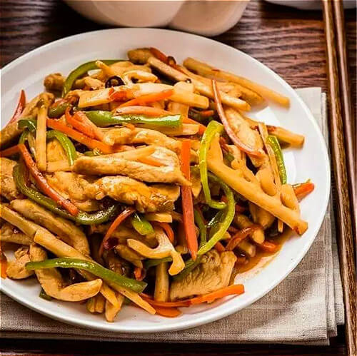 营养鸡丝炒三椒