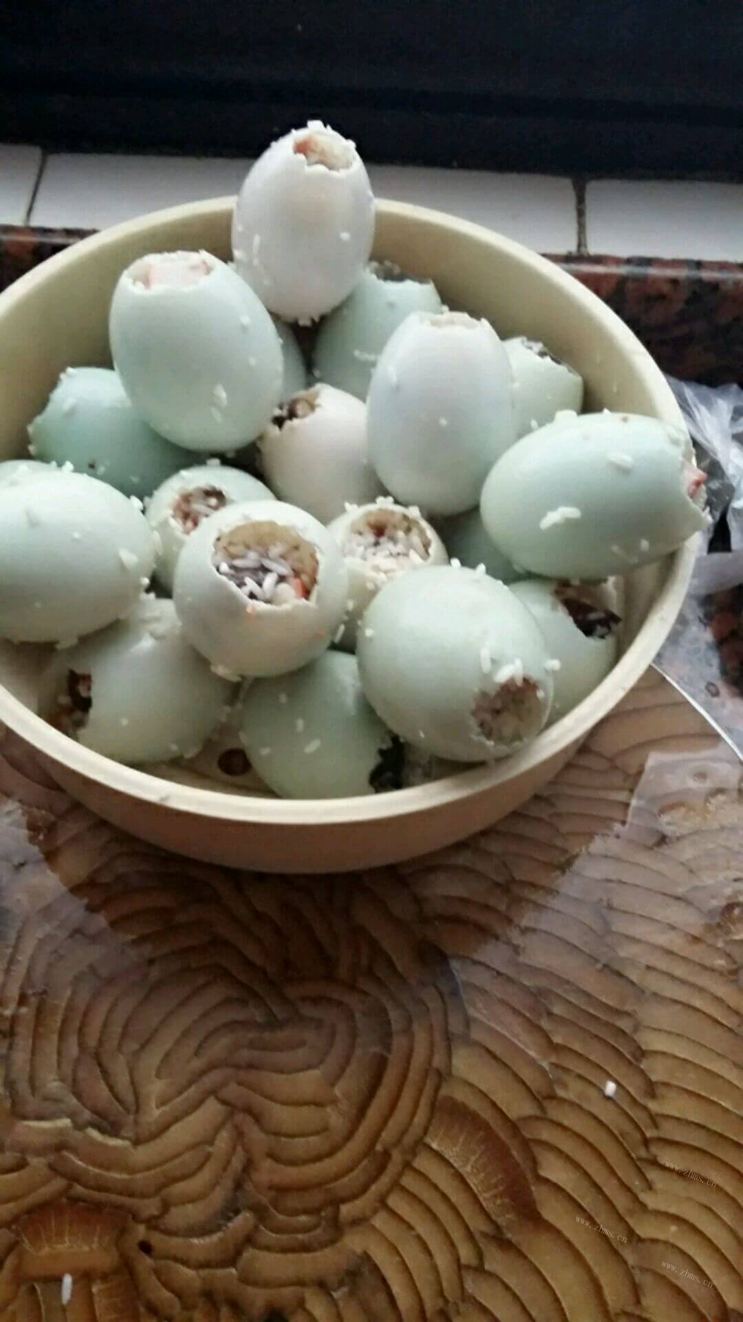 清香鲜美的咸鸭蛋糯米饭做法图解6)