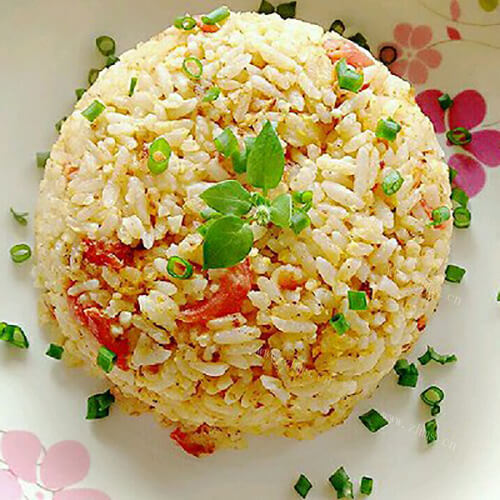 美味的西红柿黄金蛋炒饭