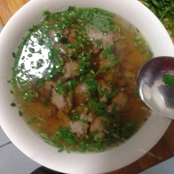   美味的青菜牛肉羹