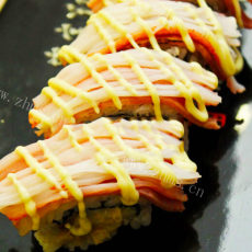 美味的炸虾寿司卷