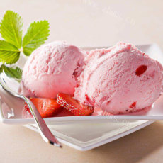 自制草莓冰激凌