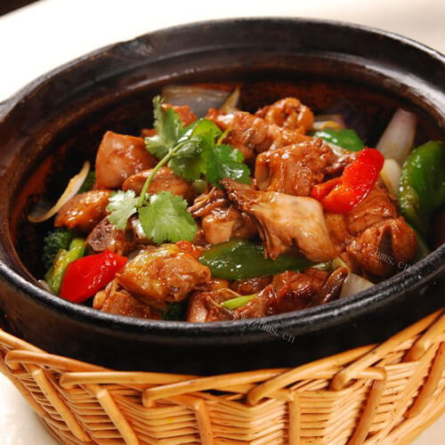 美味的滑鸡煲
