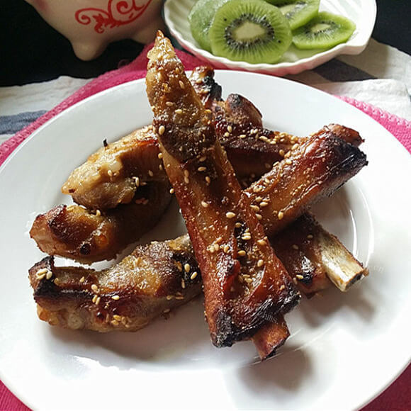 可口的烤原味猪排