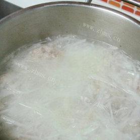 营养的白萝卜肉沫汤