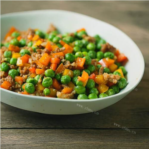 家常美味豌豆胡萝卜炒肉