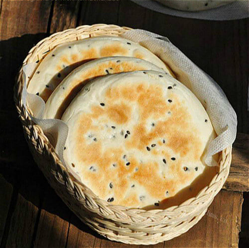香脆的芝麻发面烙饼