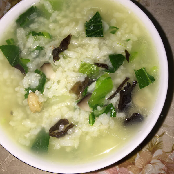 美味的豆腐肉末咸粥