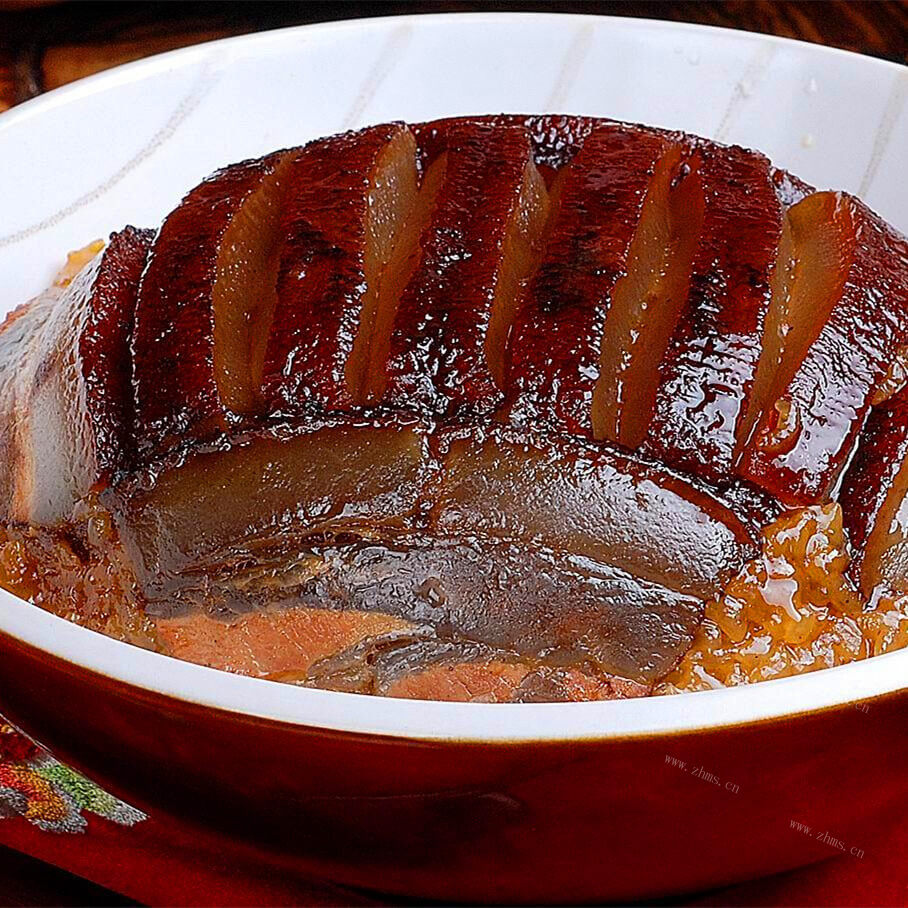 美味的夹沙扣肉