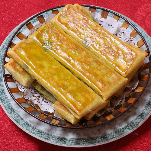 美味的绿豆芽煎饼盒子