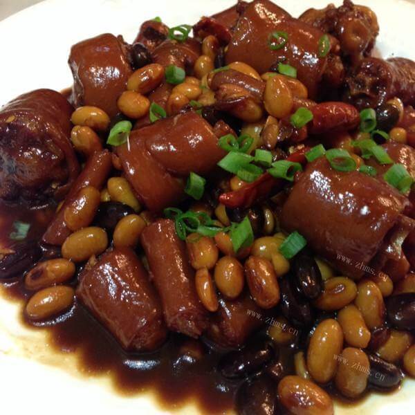 美味的黄豆煲猪尾