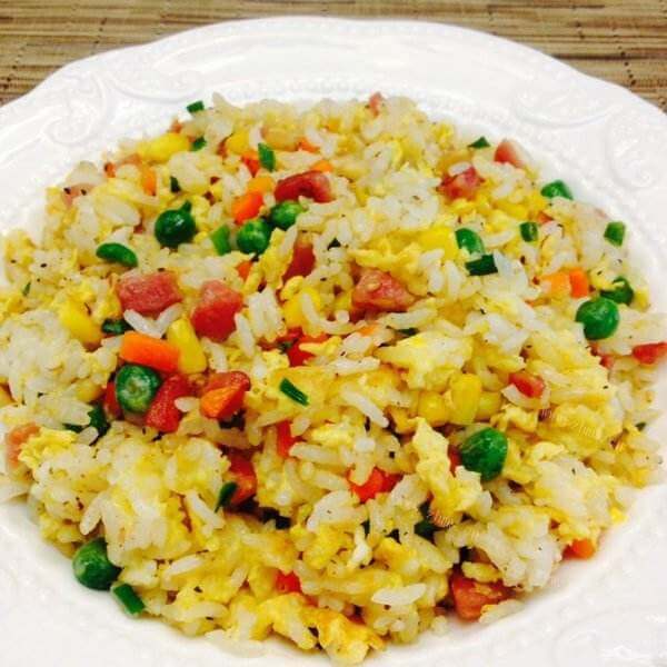 好吃的香肠玉米蛋炒饭