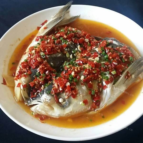 美味的野山椒蒸鱼头 