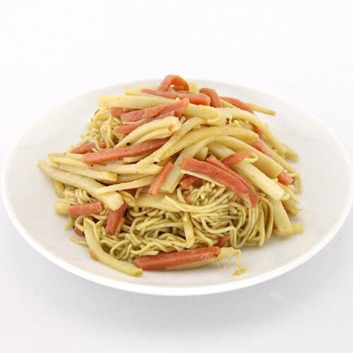 美味白萝卜火腿炒面