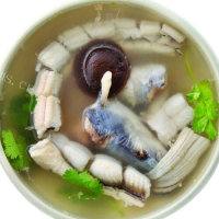 海鳗鱼干炖黄豆