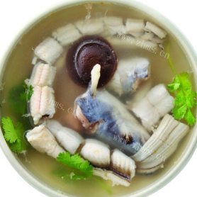 海鳗鱼干炖黄豆