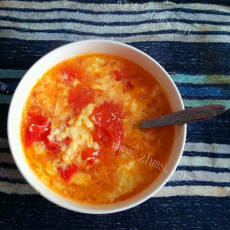美味的番茄蛋皮汤