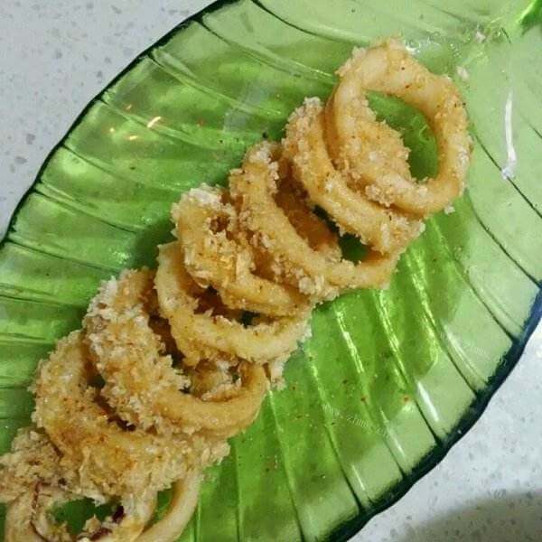 好吃的清蒸鸡蛋鱿鱼肉饼