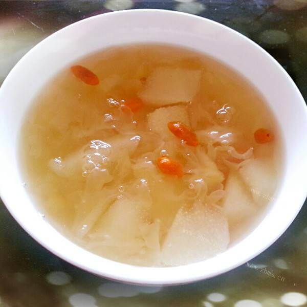 风味银耳雪梨糖水