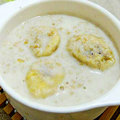 美味的香蕉奶粉粥