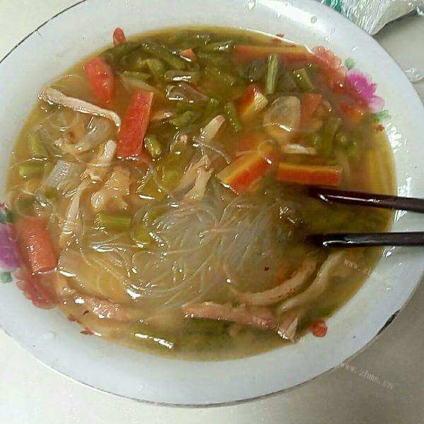 美味的酸菜粉丝汆羊肉