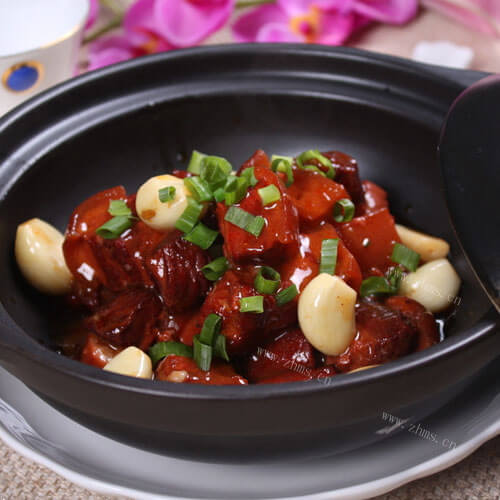 砂锅闷红烧肉