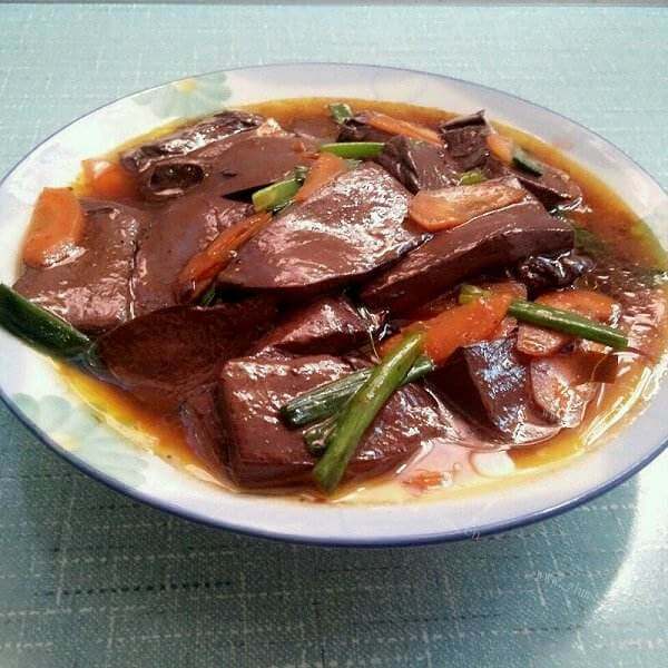 养生佳品盘菜炒鸭血