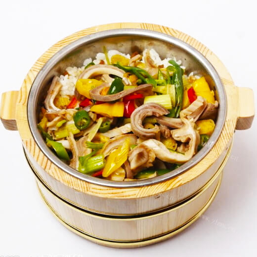 美味可口的香菇西兰花炒肉丝