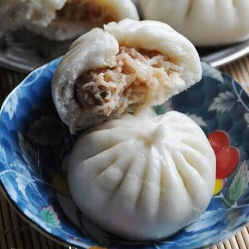 美味的萝卜丝肉丁包