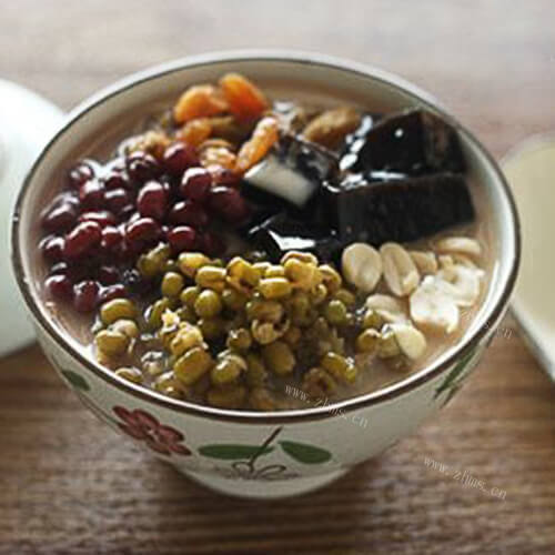 夏季绿豆黑凉粉