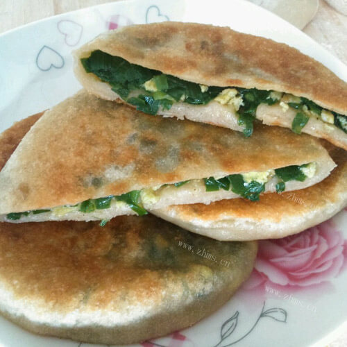 美味的咖喱卷心菜馅饼