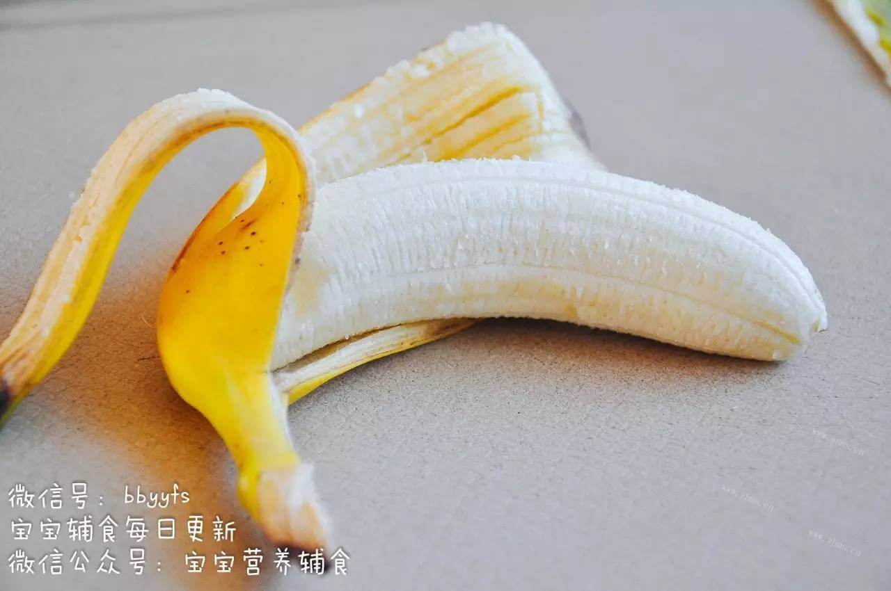 营养的牛油果香蕉卷做法图解9)
