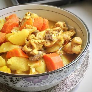 美味的木瓜土豆咖喱鸡