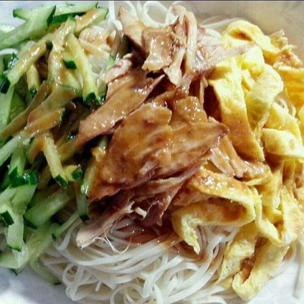 好吃的麻酱肉丝凉面