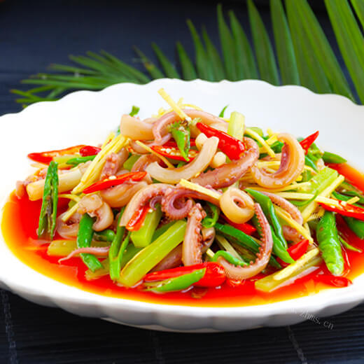 美味的双椒鱿鱼须