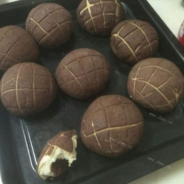 好吃的可可菠萝包