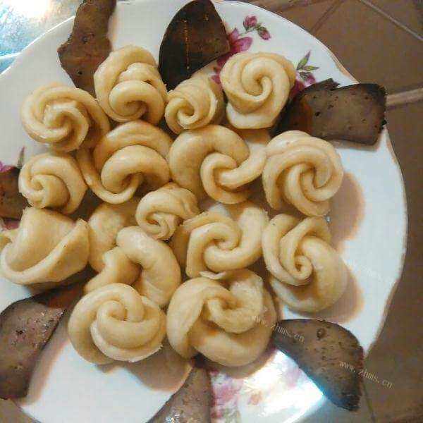 美味的灰枣花卷