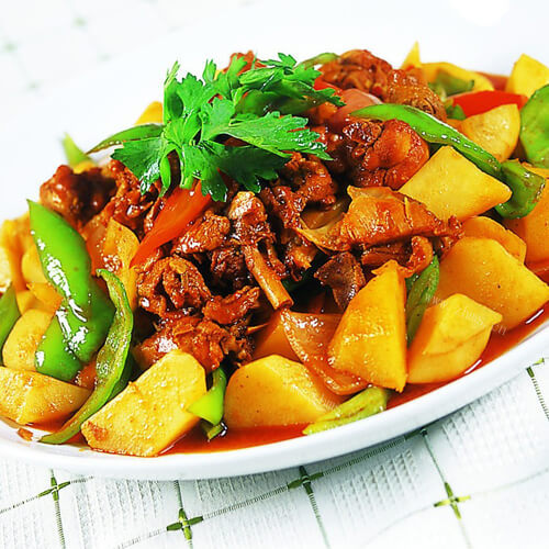 美味的土豆烧鸡块
