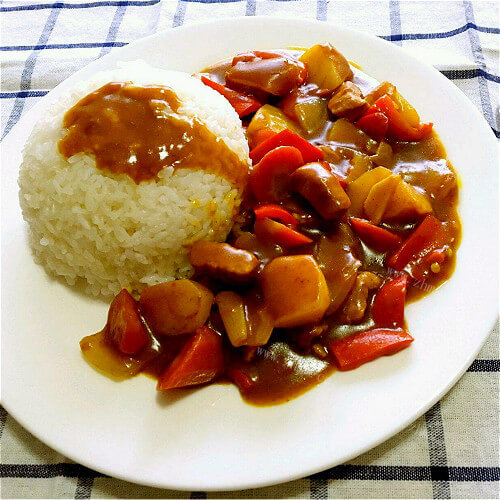 有食欲的咖喱土豆猪肉