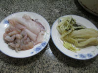 鲜美下饭的腌白菜炒海鲜做法图解1)