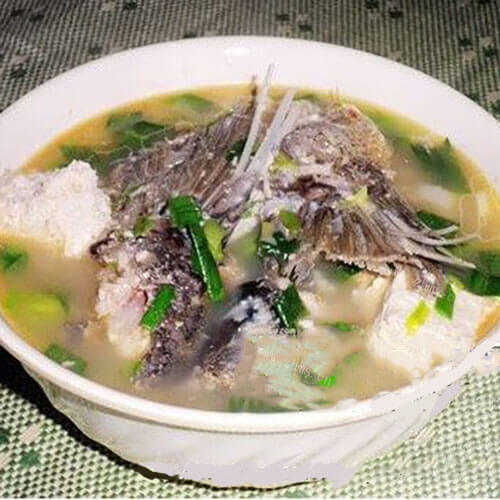 美味的香浓鱼骨汤